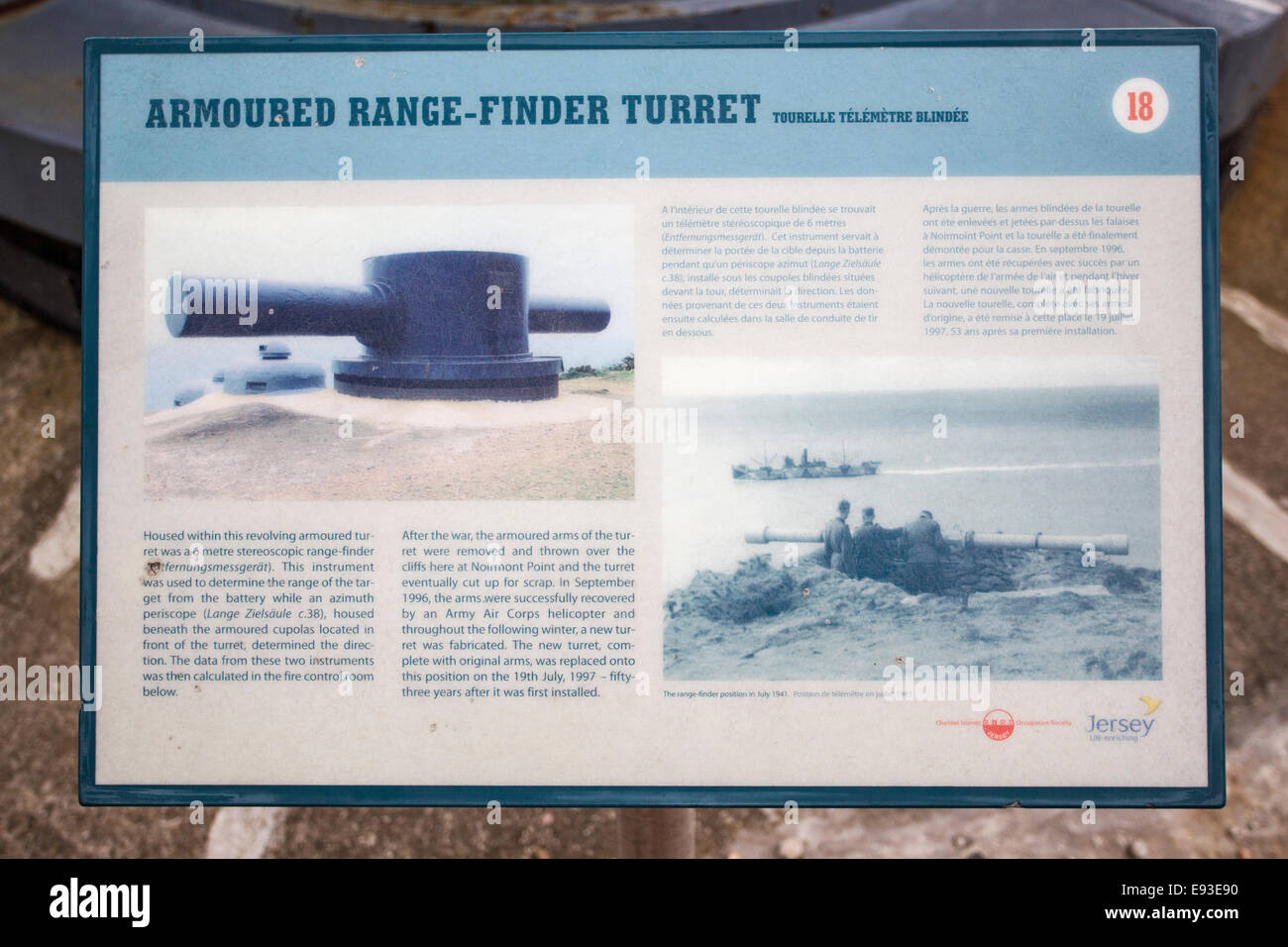 Noirmont Point batteria la gamma-torretta del finder sulla parte superiore del comando della metropolitana bunker. Foto Stock