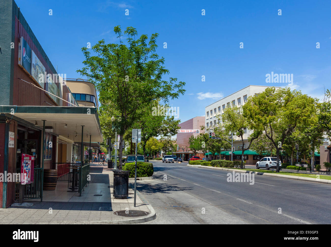 Chester Avenue nel centro di Bakersfield, Kern County, California, Stati Uniti d'America Foto Stock
