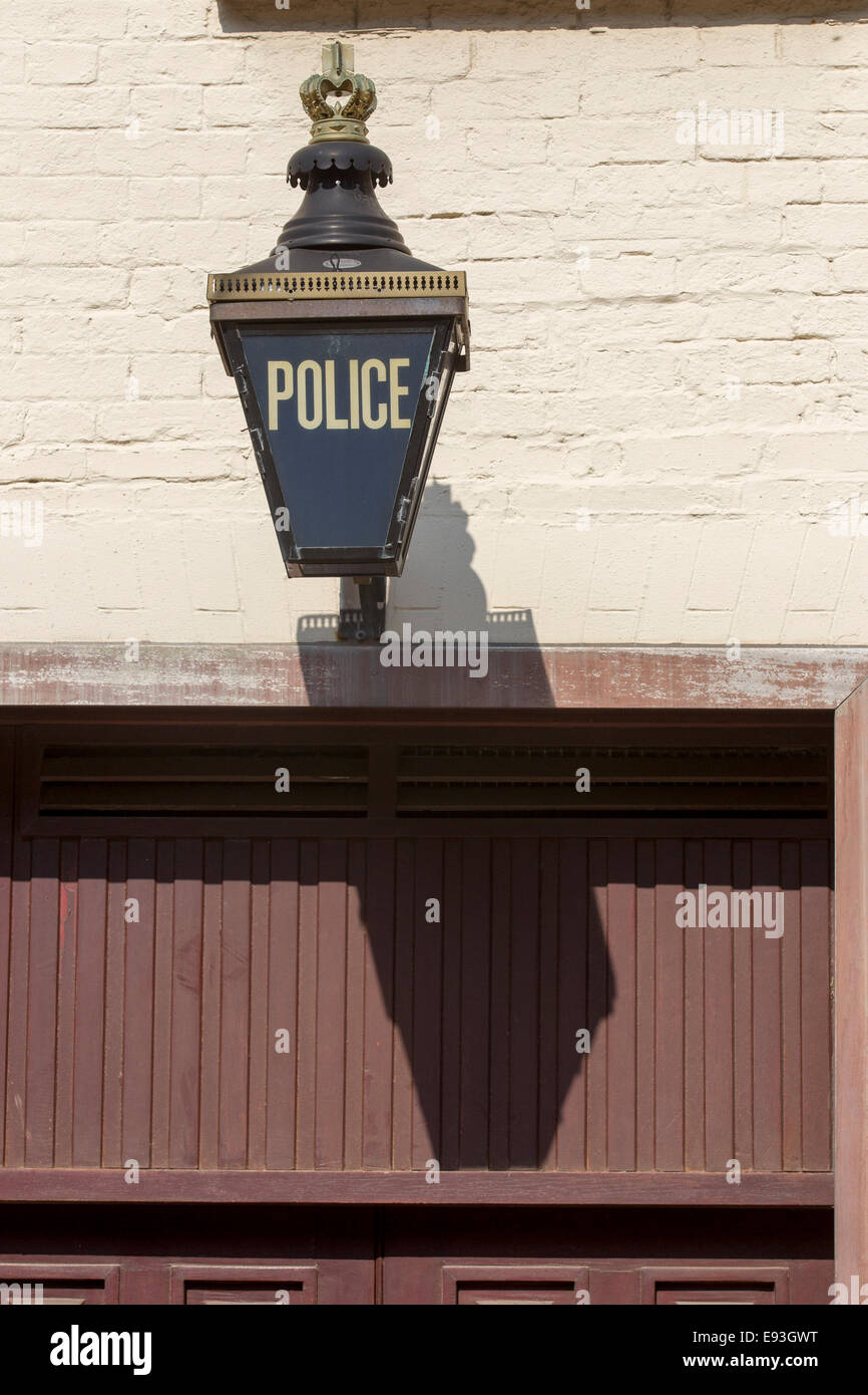 Polizia vittoriano luce su Piquet House,Royal Square St Helier Jersey Isole del Canale Foto Stock