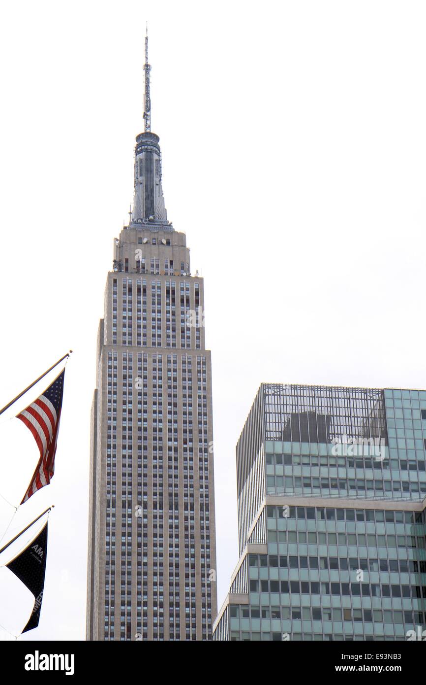 Empire State Building, da Macy's department store su 34th Street, New York City, Stati Uniti d'America Foto Stock