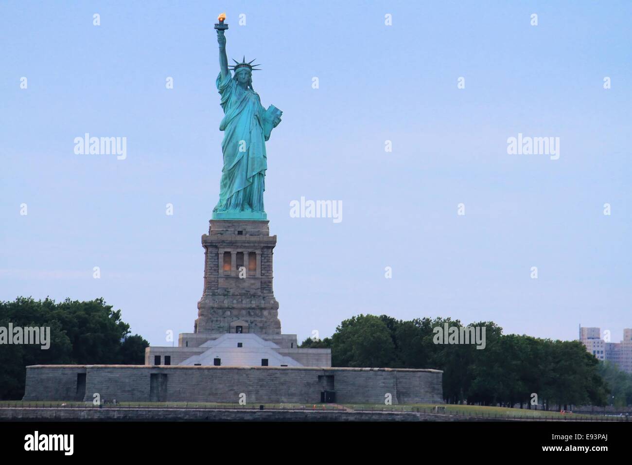 La statua della libertà vista da Staten Island Ferry, New York City, Stati Uniti d'America Foto Stock