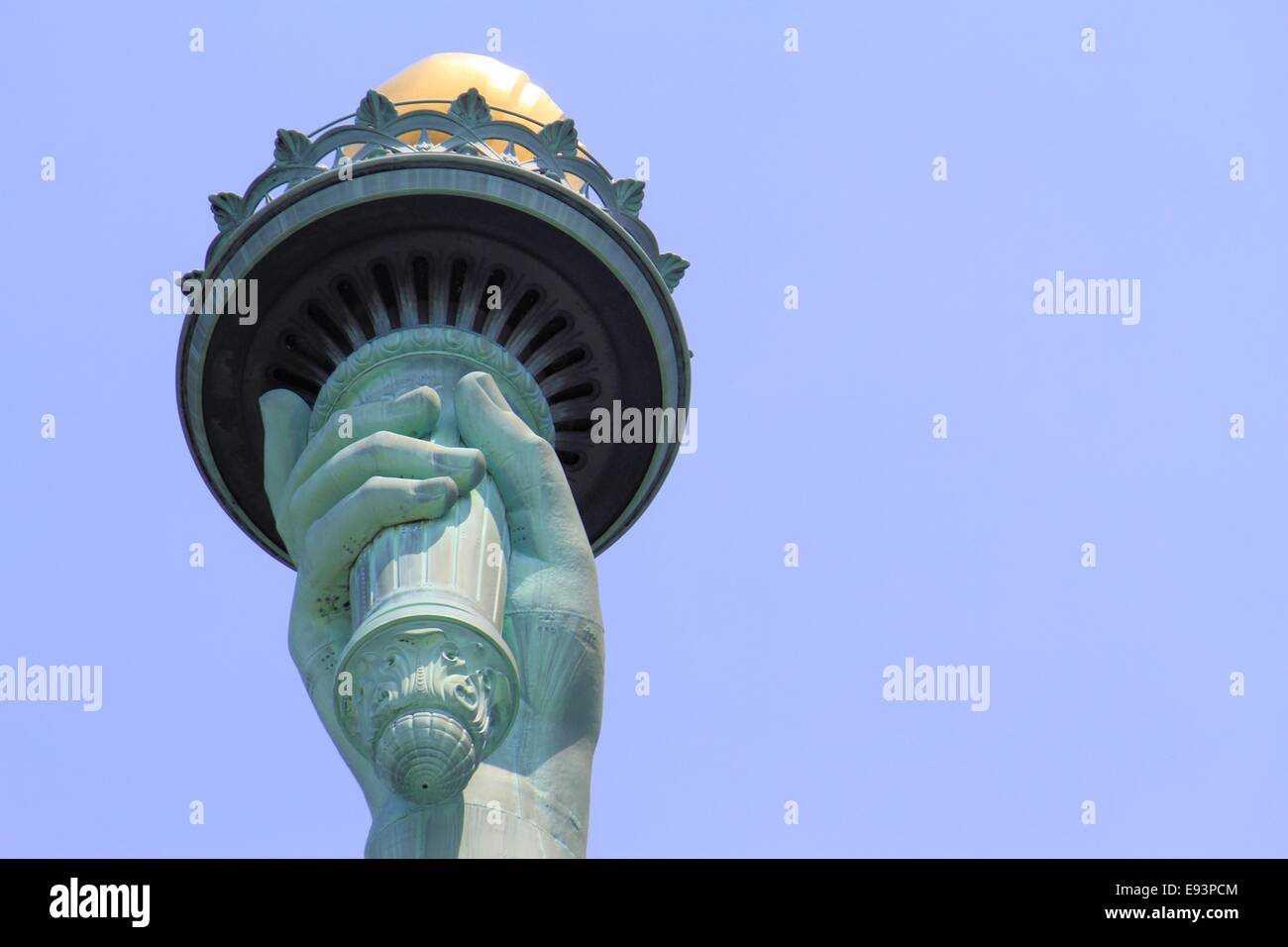 Vista ravvicinata della torcia della statua della Libertà di New York City, Stati Uniti d'America Foto Stock