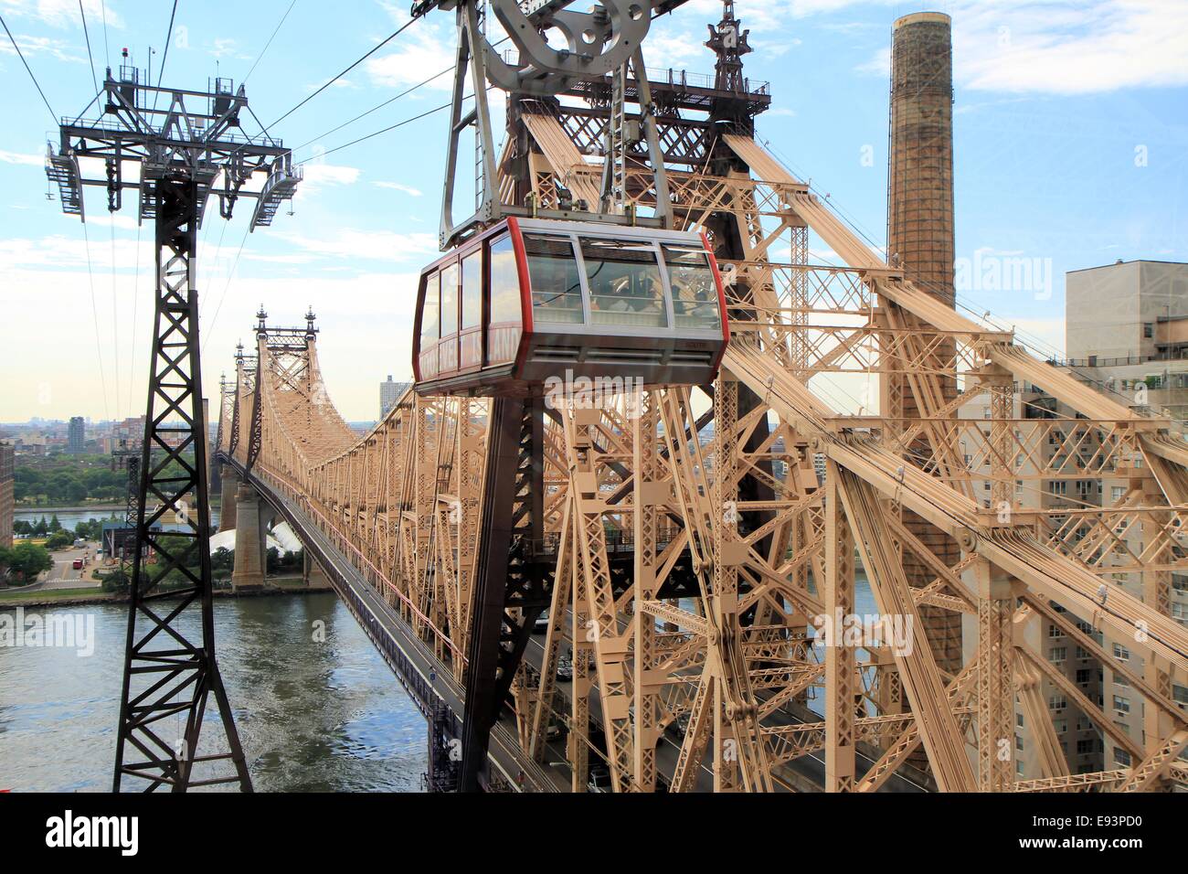 Roosevelt island tram e ponte Queenboro, New York City, Stati Uniti d'America Foto Stock