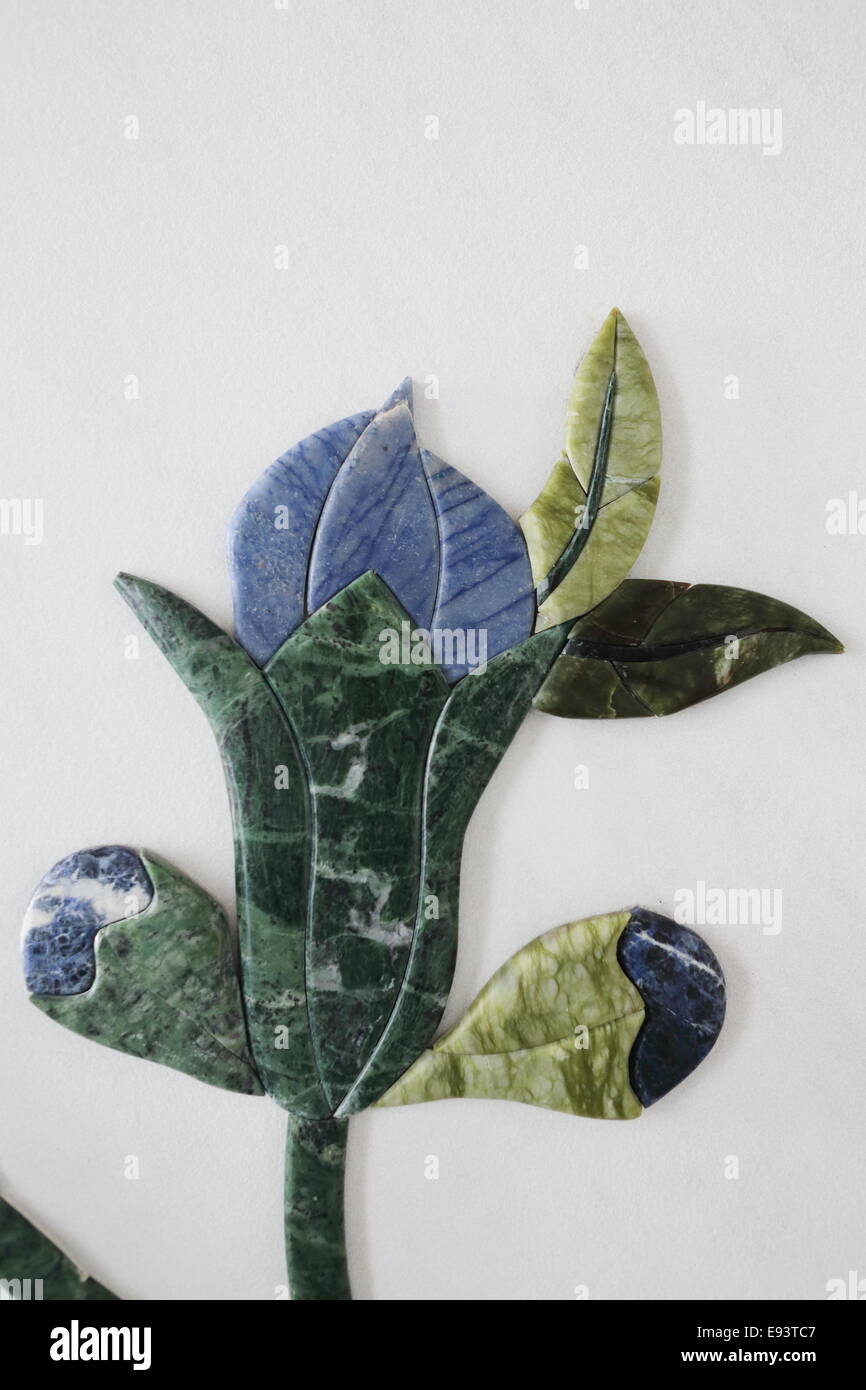 Dettaglio decorativo su una parete della Sheikh Zayed Grande Moschea di Abu Dhabi, Emirati Arabi Uniti Foto Stock