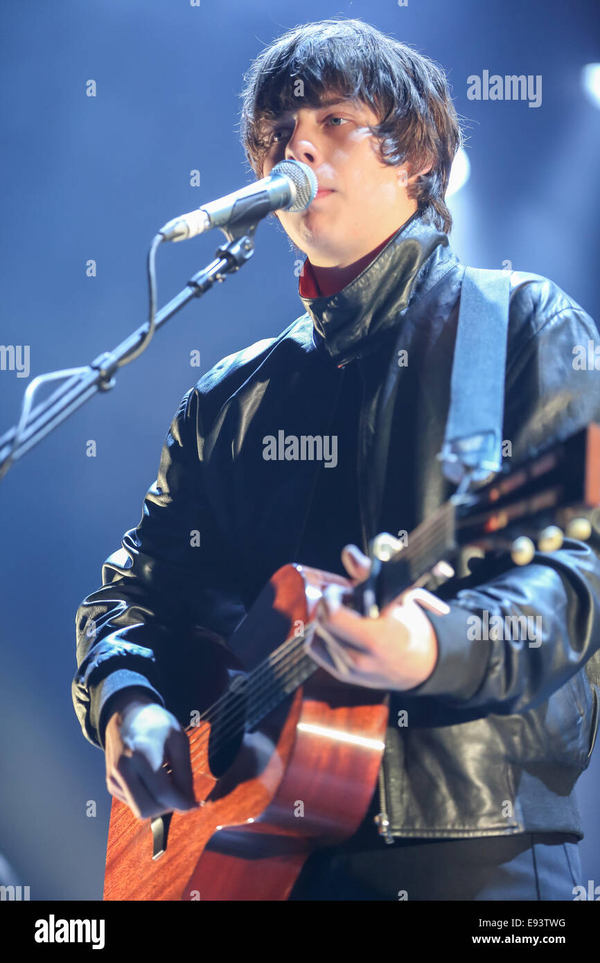 Liverpool, Regno Unito. Xviii oct, 2014. Jake Bugg suonare dal vivo presso il Liverpool Echo sul suo ultimo tour del Regno Unito il 18 ottobre 2014 Credit: Simon Newbury/Alamy Live News Foto Stock