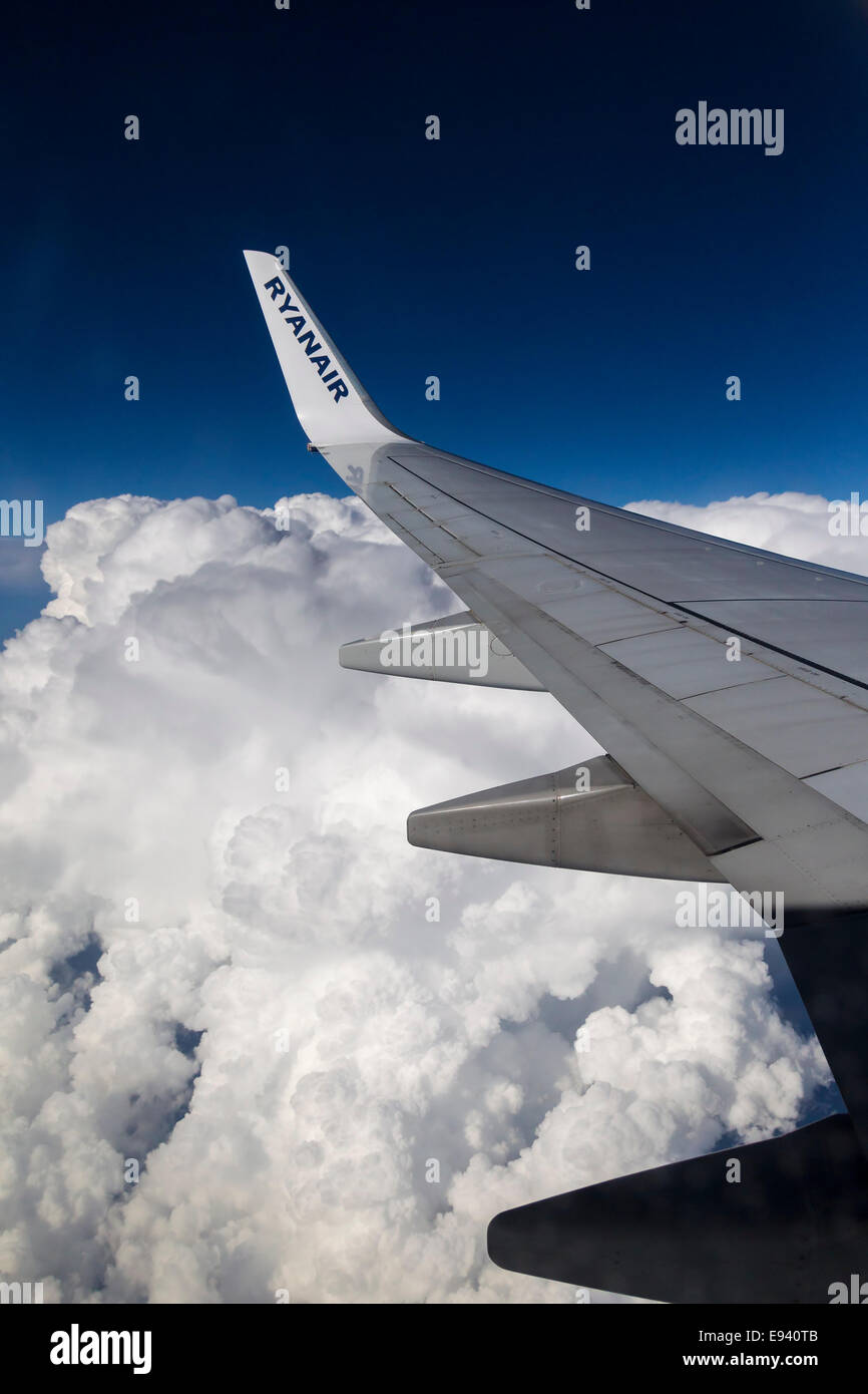 Ryanair Boeing 737-800 in volo a Paphos Cipro. Foto Stock