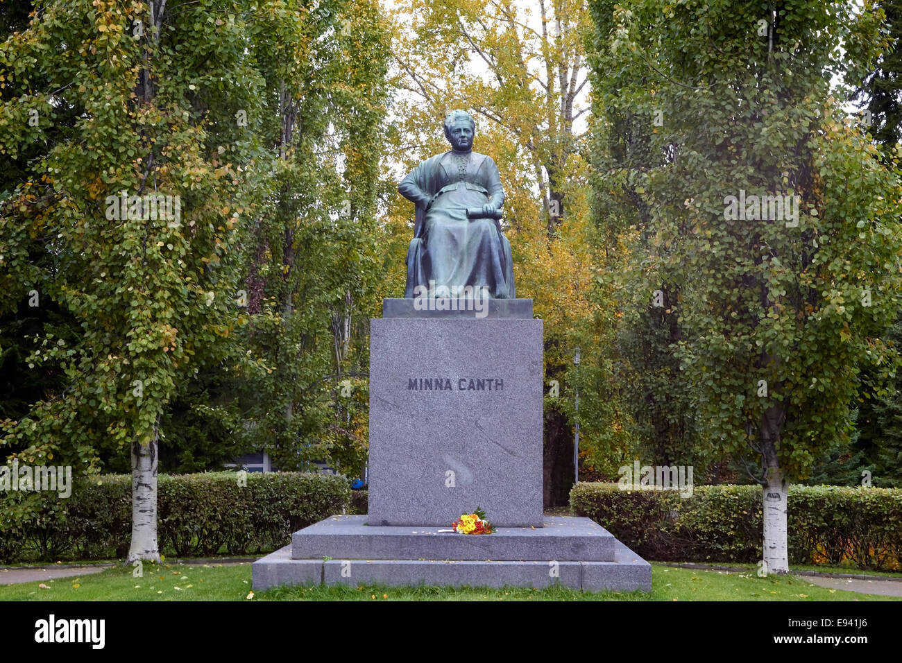 Statua di Minna Canth, Kuopio FINLANDIA Foto Stock