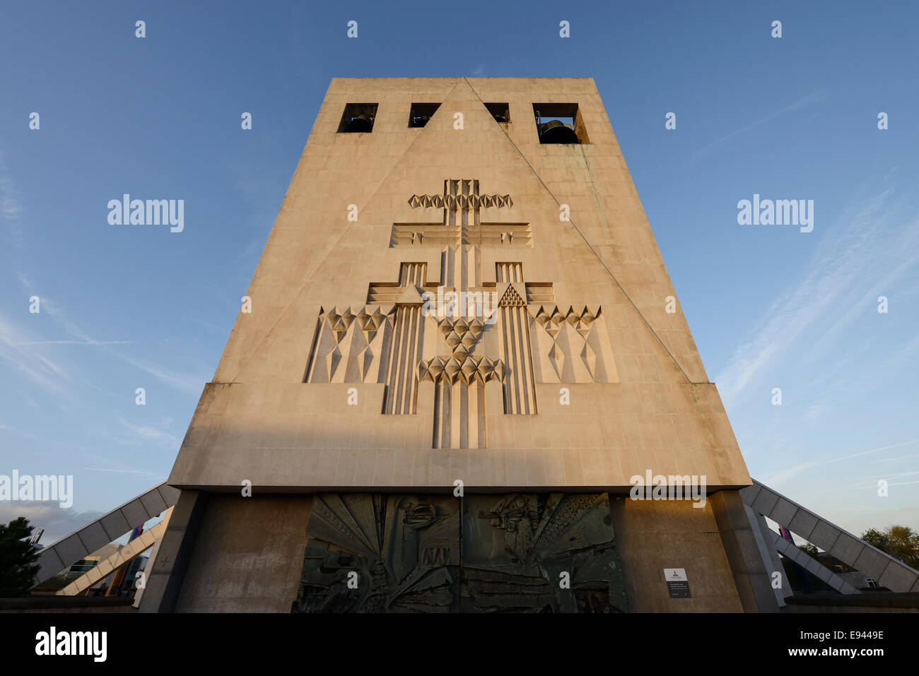 Sole serale sulla Cattedrale Metropolitana di Cristo Re a Liverpool City Centre Regno Unito Foto Stock