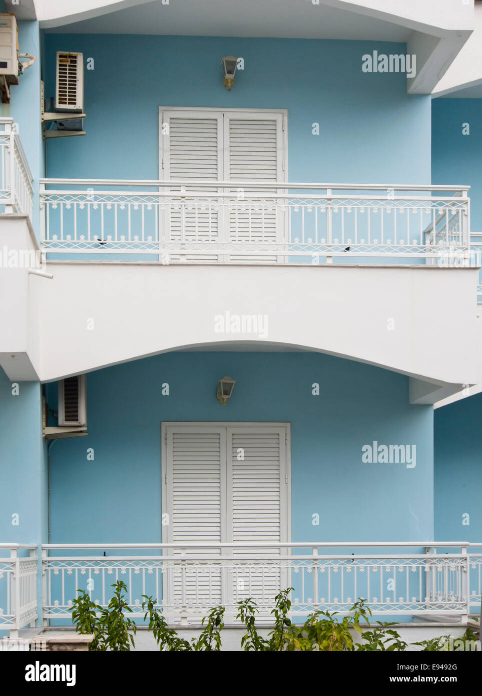 Mediterraneo estate vacanze da sogno. Casa per le vacanze o un appartamento in affitto nelle isole greche Foto Stock