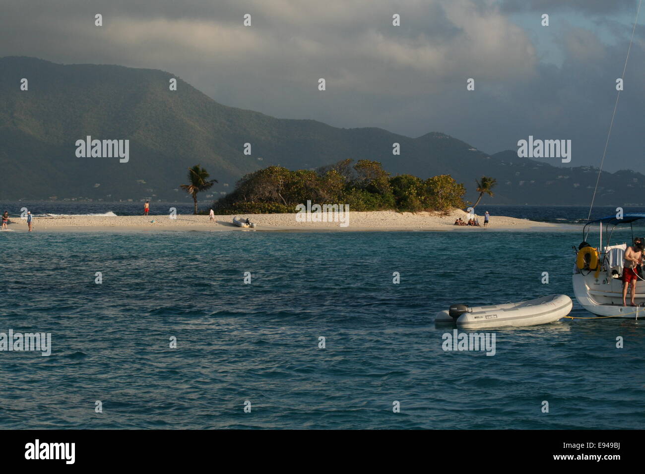 Una cartolina perfetta piccola isola dei Caraibi è molto apprezzato dai diportisti. Foto Stock