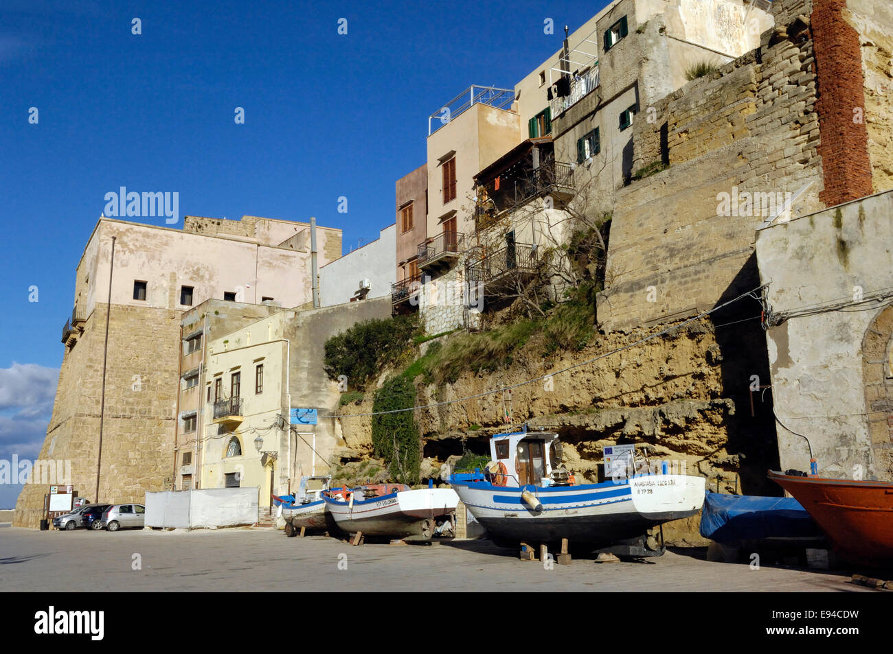 Vista del porto di pesca di Castellammare del Golfo, Sicilia Foto Stock