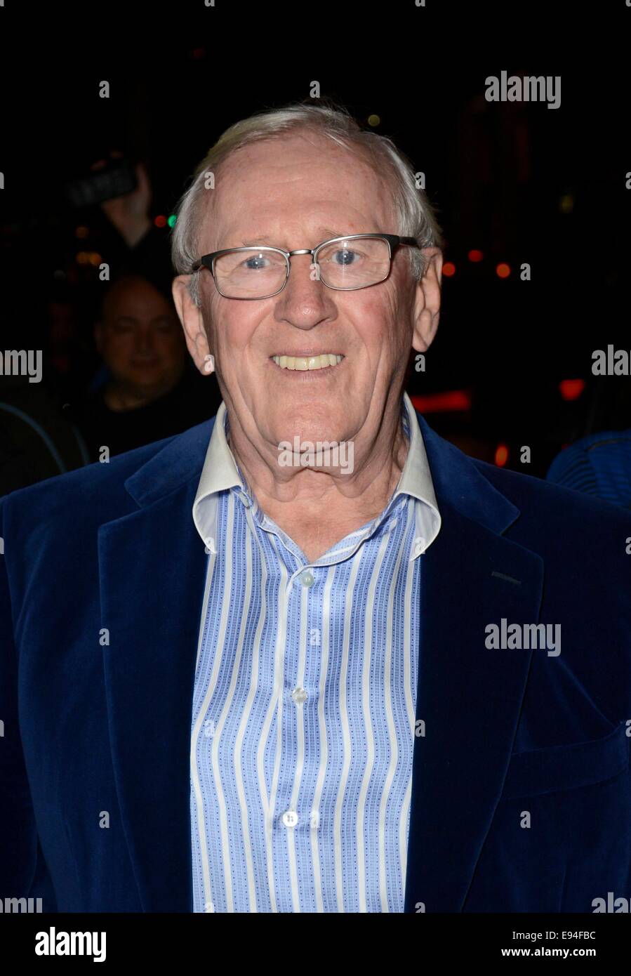 New York, NY, STATI UNITI D'AMERICA. Xviii oct, 2014. Len Cariou di presenze per il blu di prodotti ematici a seconda annua PaleyFest New York TV Festival della ventola, il Paley Centre for Media, New York, NY Ottobre 18, 2014. Credito: Derek Storm/Everett raccolta/Alamy Live News Foto Stock