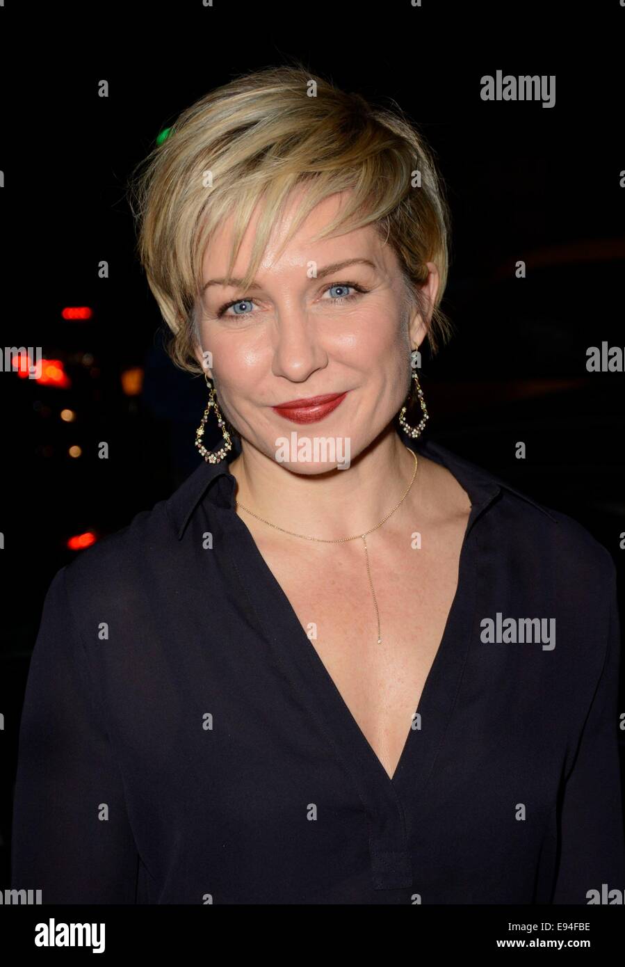 New York, NY, STATI UNITI D'AMERICA. Xviii oct, 2014. Amy Carlson di presenze per il blu di prodotti ematici a seconda annua PaleyFest New York TV Festival della ventola, il Paley Centre for Media, New York, NY Ottobre 18, 2014. Credito: Derek Storm/Everett raccolta/Alamy Live News Foto Stock