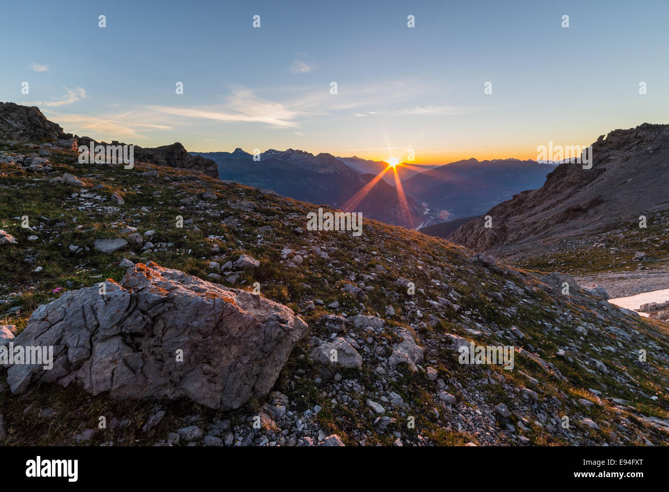 Lo straordinario paesaggio all alba della Valle di Susa da sopra. Foto Stock