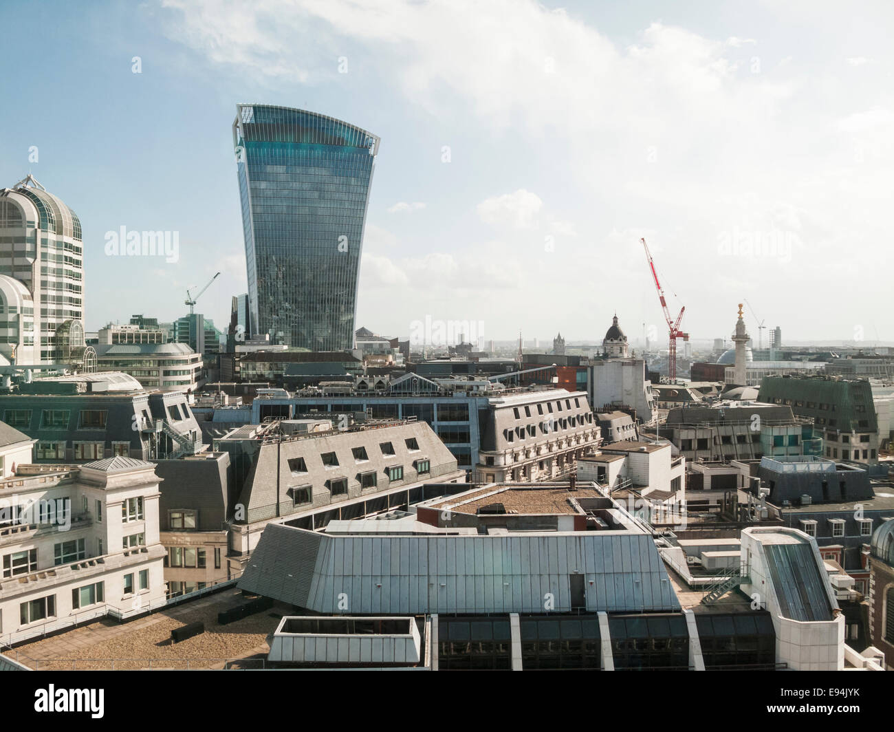 London skyline della città con il walkie talkie edificio, 20 Fenchurch Street CE3 nella città di Londra Foto Stock
