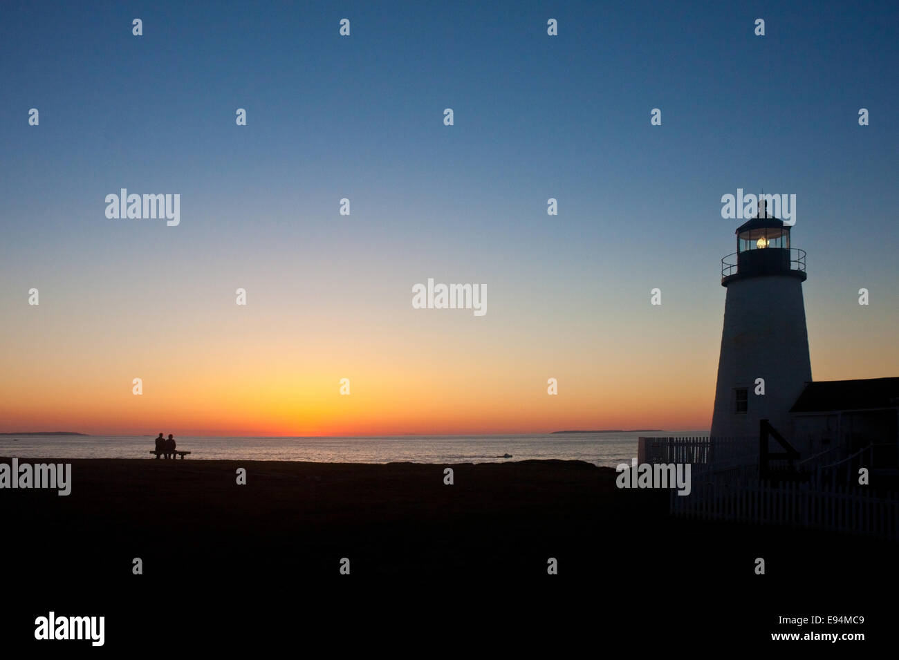 Appena prima del sorgere del sole a Pemaquid punto luce nel Maine Foto Stock