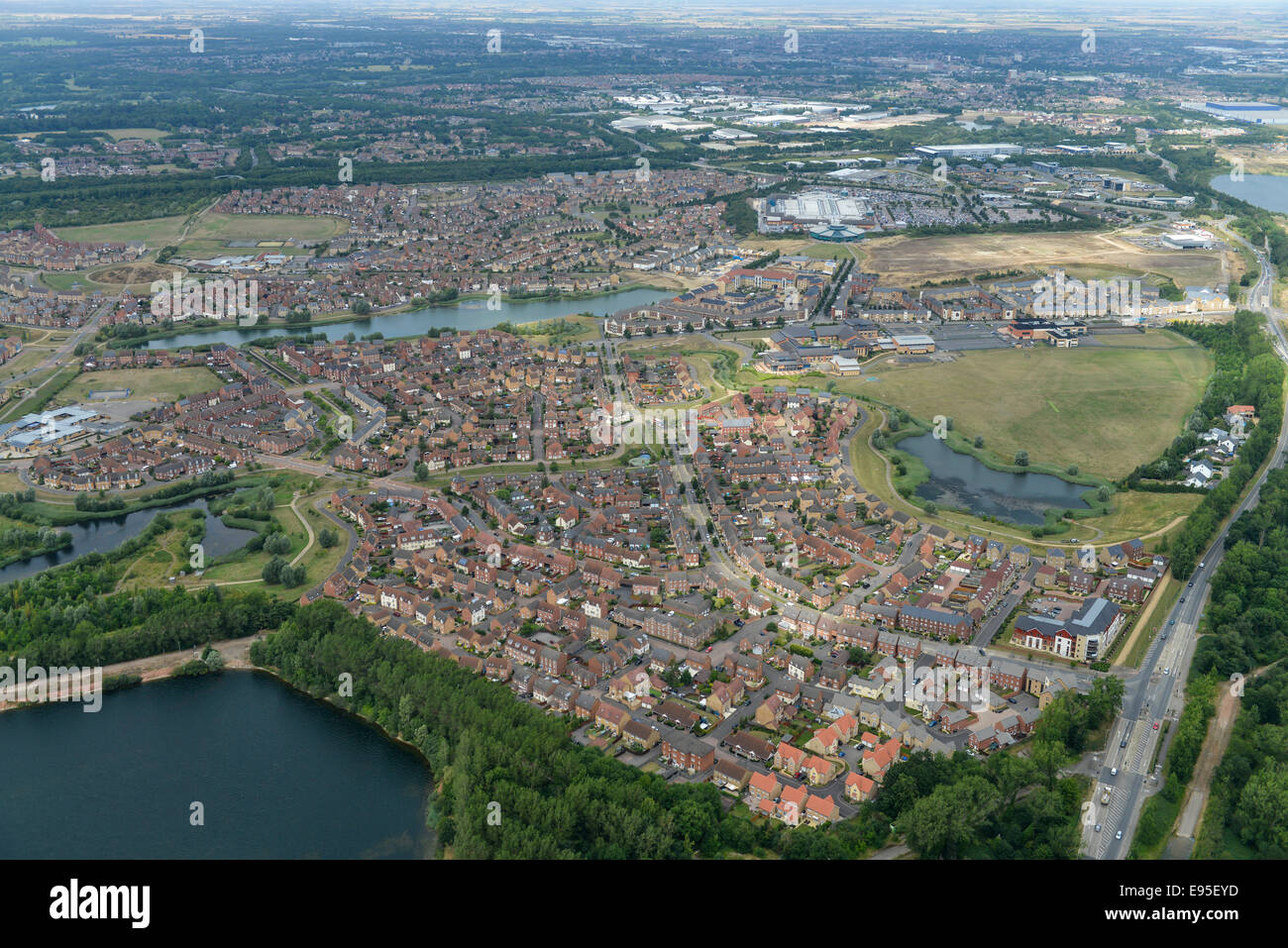 Una veduta aerea del nuovo sviluppo di Hampton a sud del Cambridgeshire città di Peterborough Foto Stock