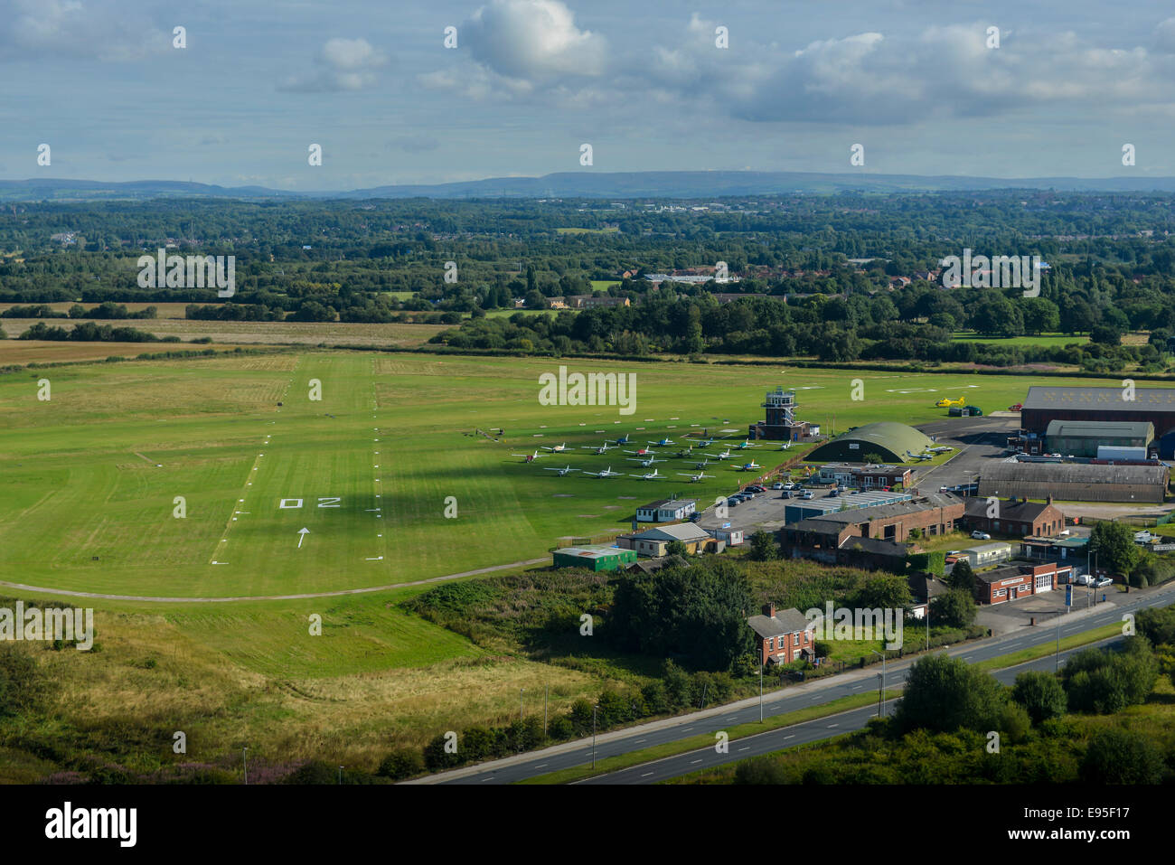 Una veduta aerea della città e aeroporto eliporto di Manchester, Regno Unito Foto Stock