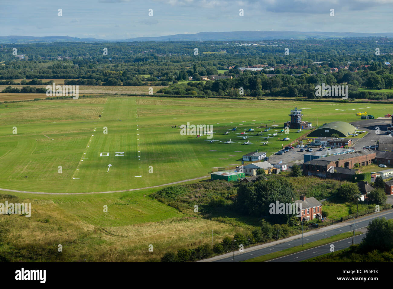 Una veduta aerea della città e aeroporto eliporto di Manchester, Regno Unito Foto Stock