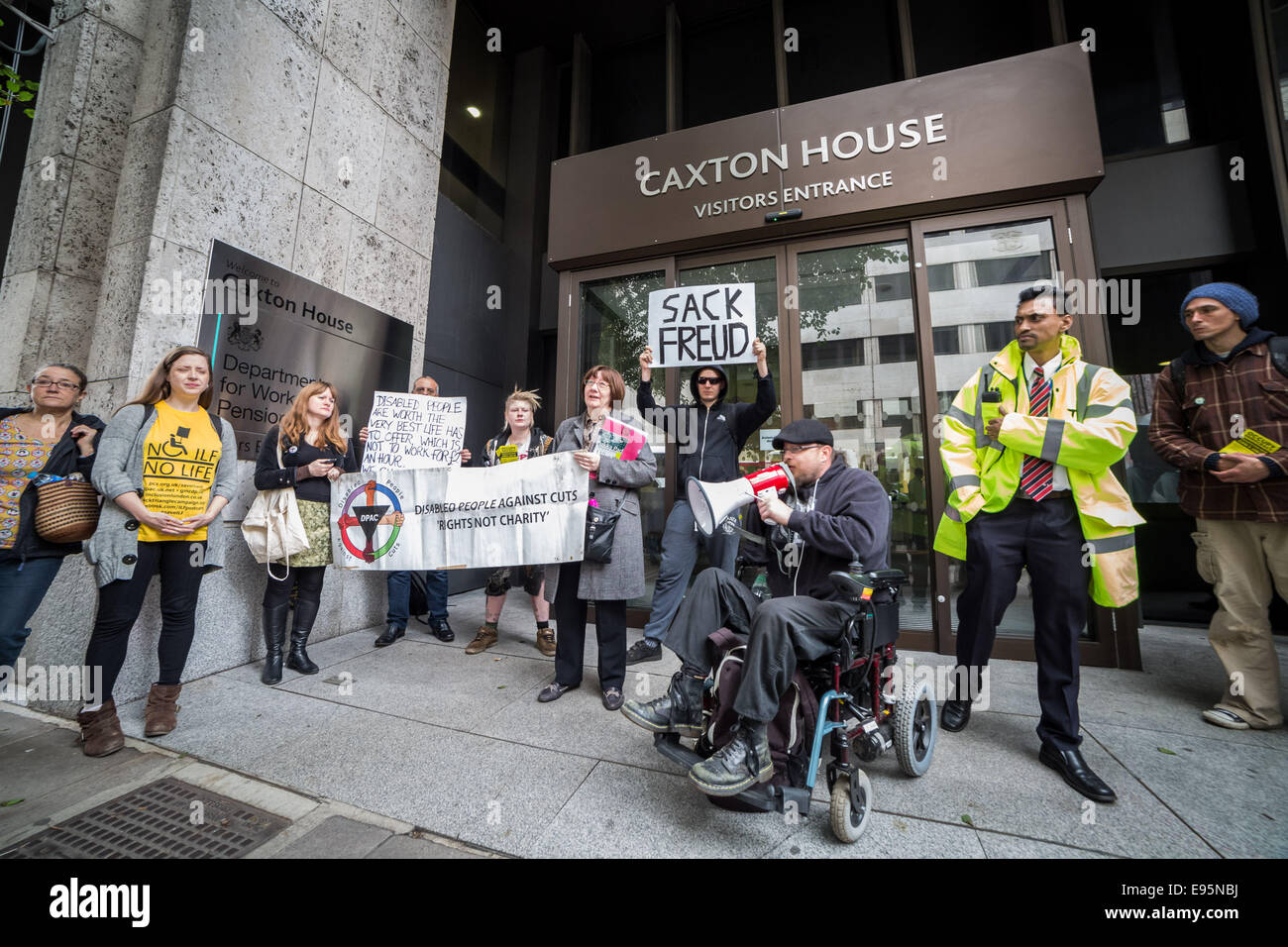 Londra, Regno Unito. Xx oct, 2014. "Signore ack Freud' Disabili contro i tagli (DPAC protesta) Credito: Guy Corbishley/Alamy Live News Foto Stock