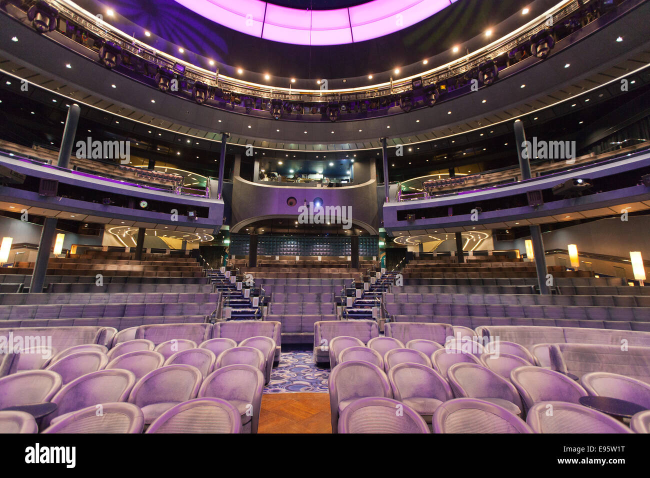 Interno del teatro di Arcadia, la P&O NAVE DA CROCIERA Foto Stock