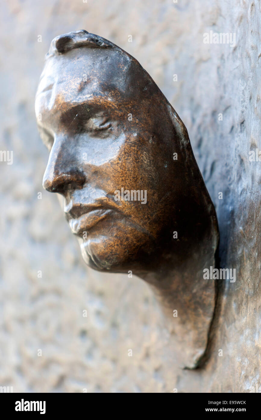Maschera della morte di Jan Palach Praga, Palach Piazza Repubblica Ceca. Busto commemorativo Foto Stock