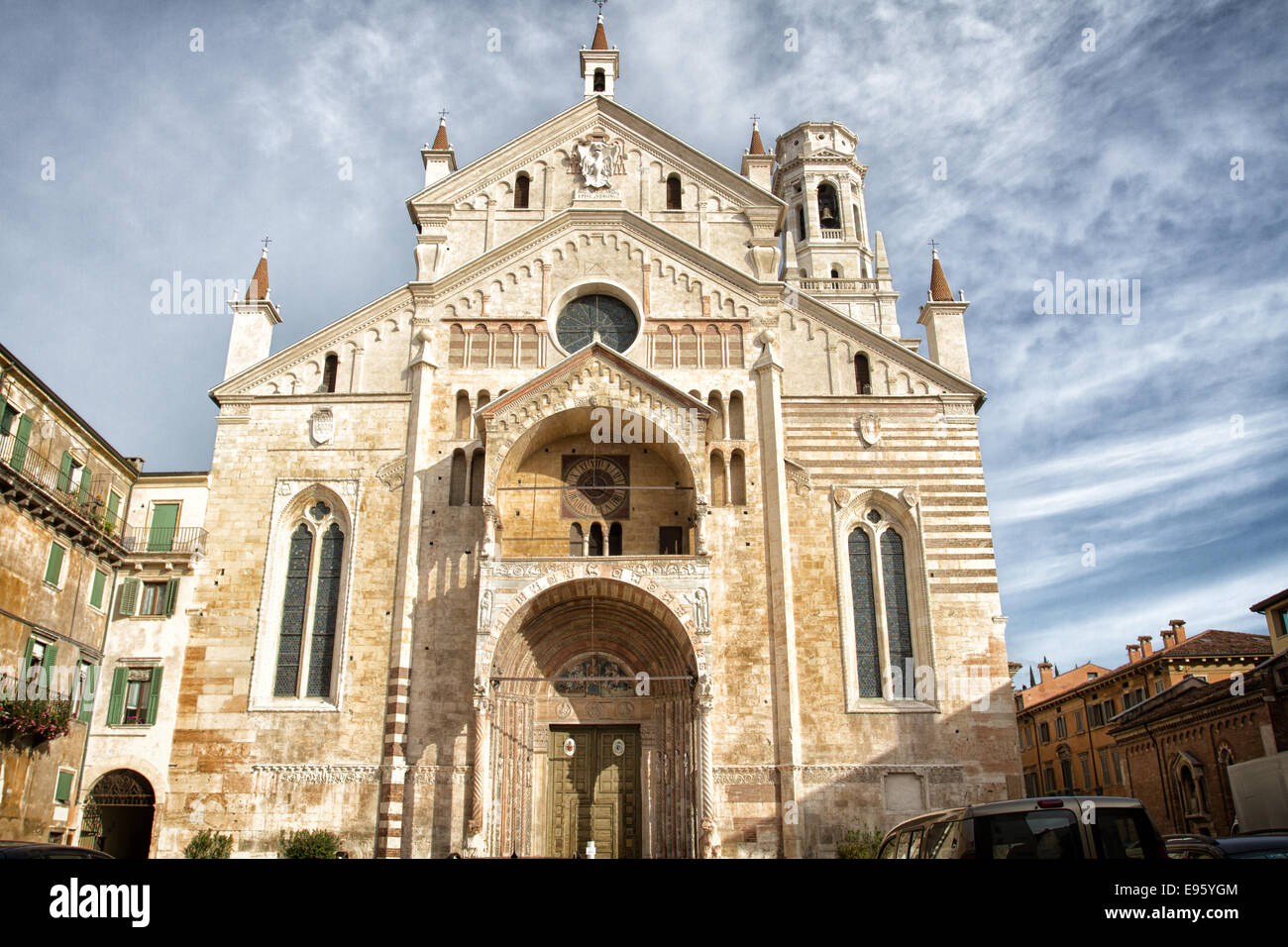 Rosone chiesa san zeno verona immagini e fotografie stock ad alta