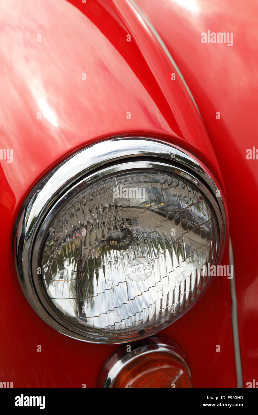 Auto classica MG MGA faro anteriore Foto Stock