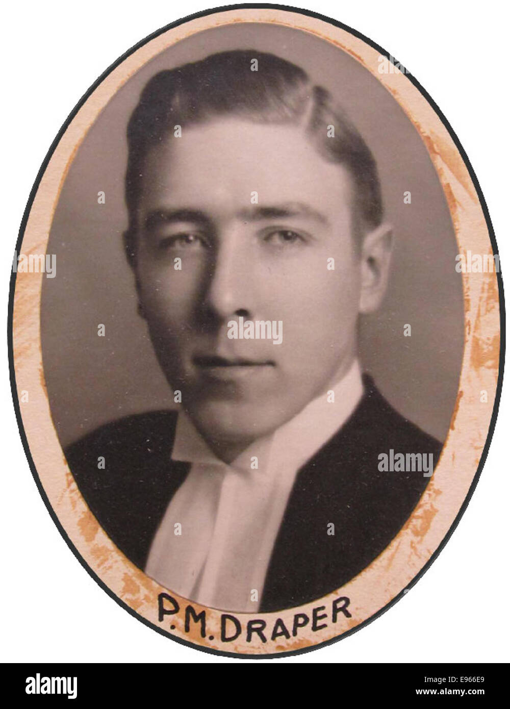 Questo ritratto mostra Patrick Martin Draper, una figura il cui ruolo e contributi nel suo campo sono documentati attraverso questa fotografia. La vita e i risultati di Draper si riflettono in questa immagine storica. Foto Stock