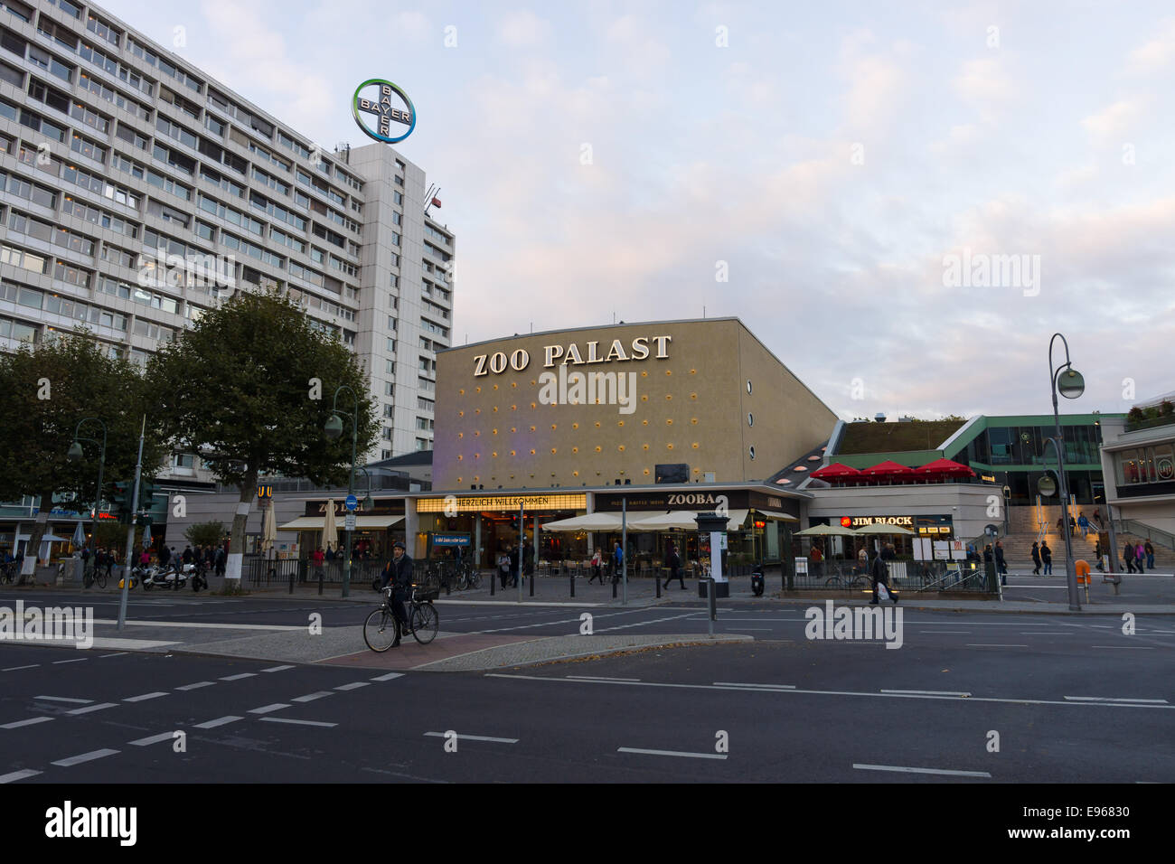 Zoo Palast - il più antico cinema di Berlino (dal 1909), sede dal 1957 al 1999, il Festival Internazionale del Film Berlinale. Foto Stock