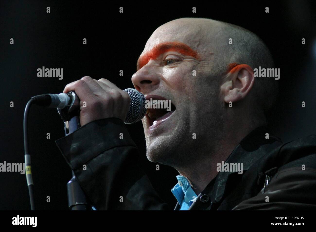 Michael Stipe di 'REM', T nel Parco music festival, Balado, Scozia, 2003. Foto Stock