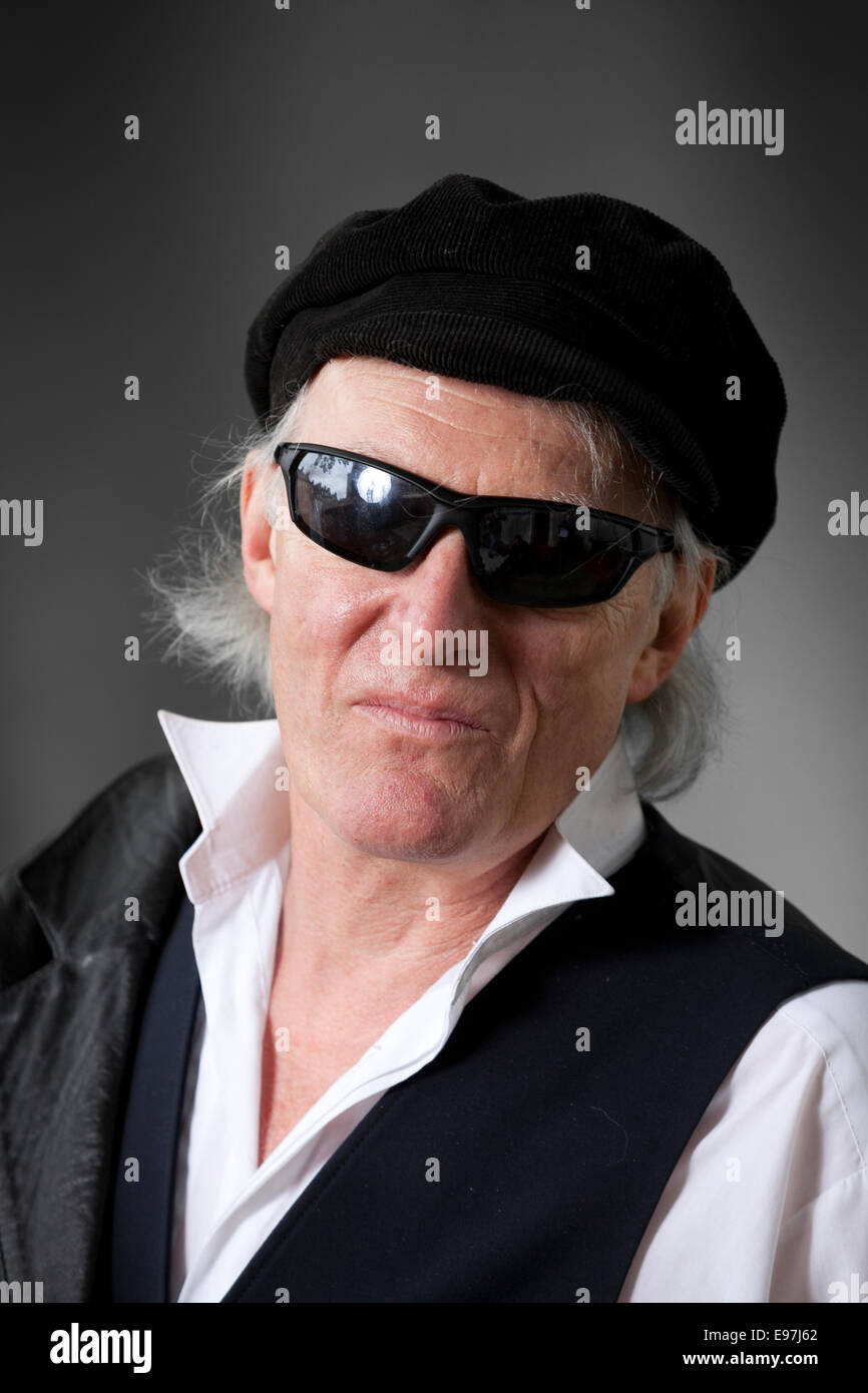 Martin Newell, cantante, chitarrista, cantautore poeta e autore, a Edinburgh International Book Festival. 2014 Foto Stock