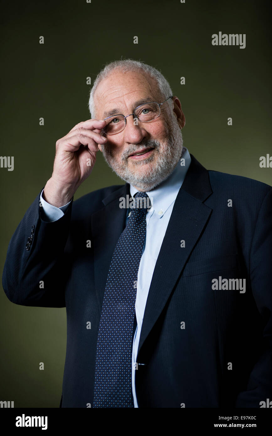 Economista americano e professore presso la Columbia University Joseph Stiglitz appare in Edinburgh International Book Festival. Foto Stock