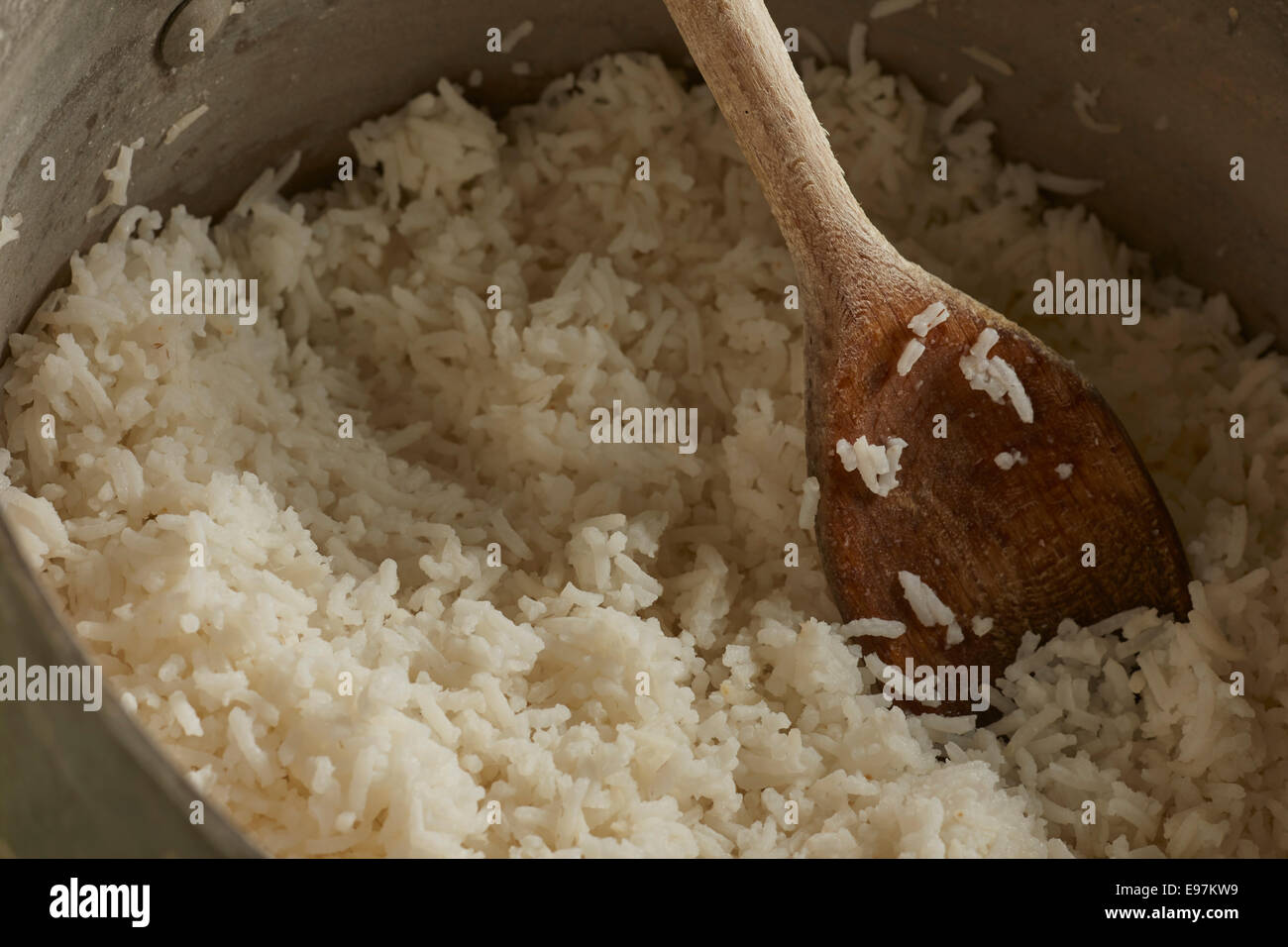 Pentola di cottura bianco di riso Basmati Foto Stock