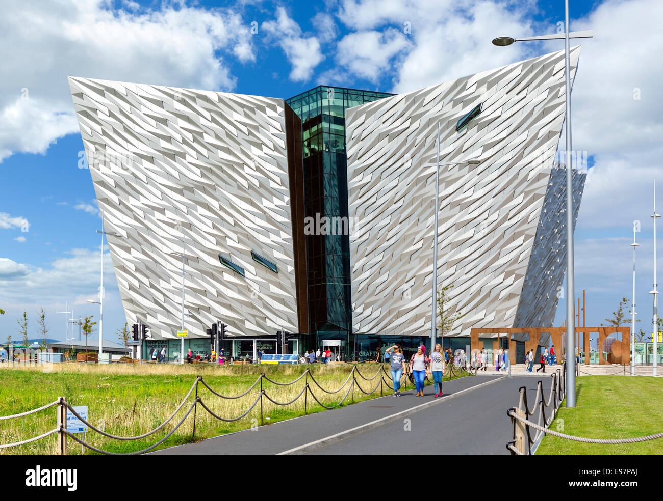 Titanic Belfast museum, Titanic Quarter, Belfast, Irlanda del Nord, Regno Unito Foto Stock