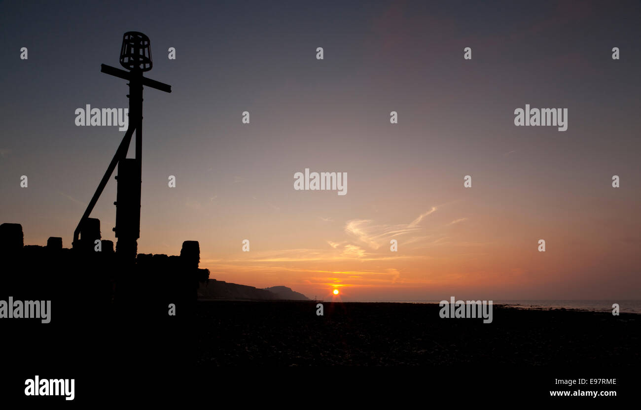 Tramonto a Weston Runton Beach, Norfolk, Inghilterra, Regno Unito Foto Stock