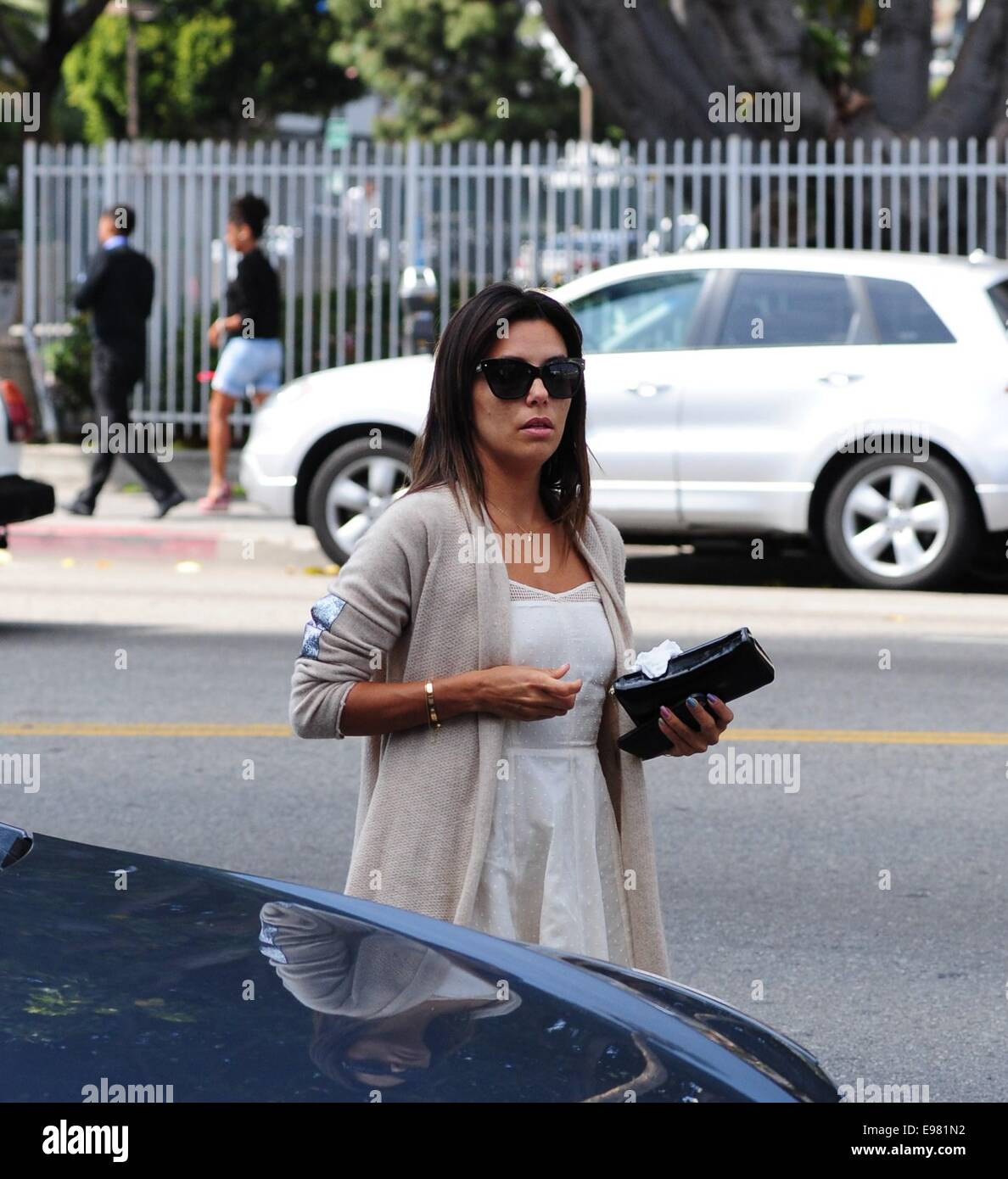 Eva Longoria avvistato su Sunset Boulevard esterno Magnolia con: Eva Longoria quando: 18 Apr 2014 Foto Stock