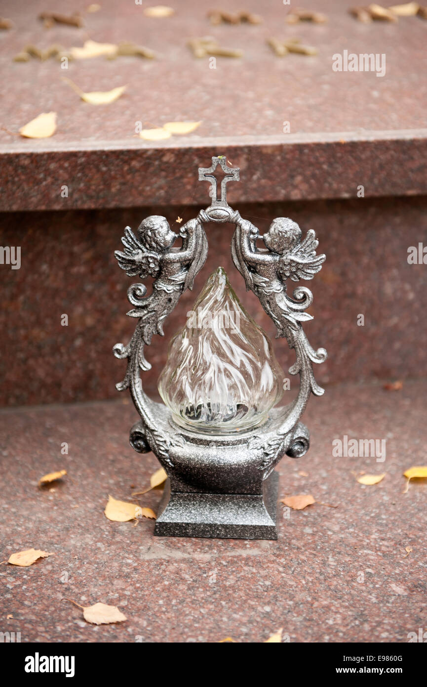 Ornamentali candela votiva angeli figure Foto Stock