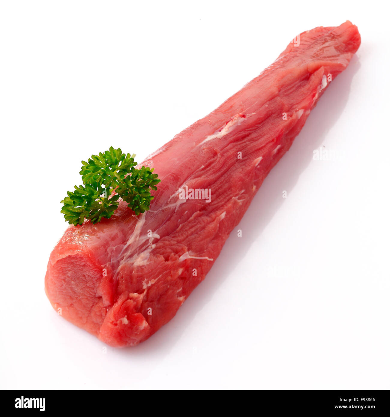 Materie flet di carne di maiale. Il filetto o la lombata isolati su sfondo bianco Foto Stock