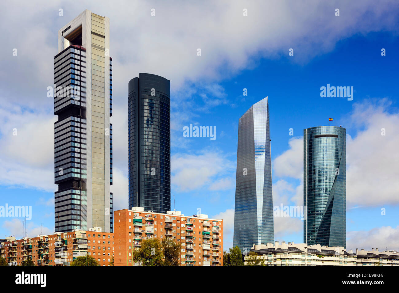 Madrid, Spagna il quartiere finanziario skyline. Foto Stock