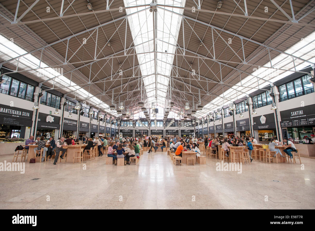 Mercado da Ribeira, Lisbona. Foto Stock