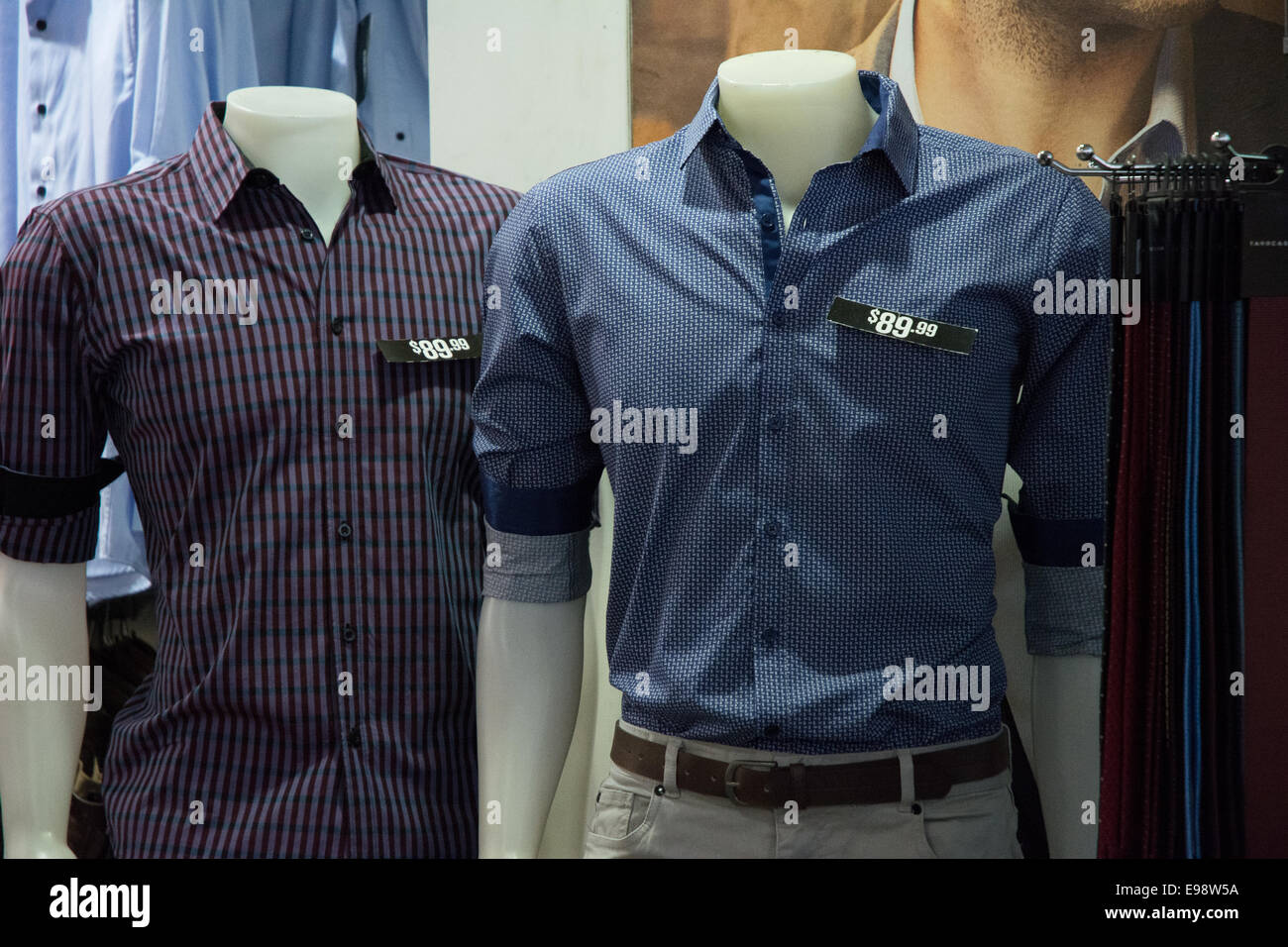 Gli uomini della moda Manichini senza testa Foto Stock