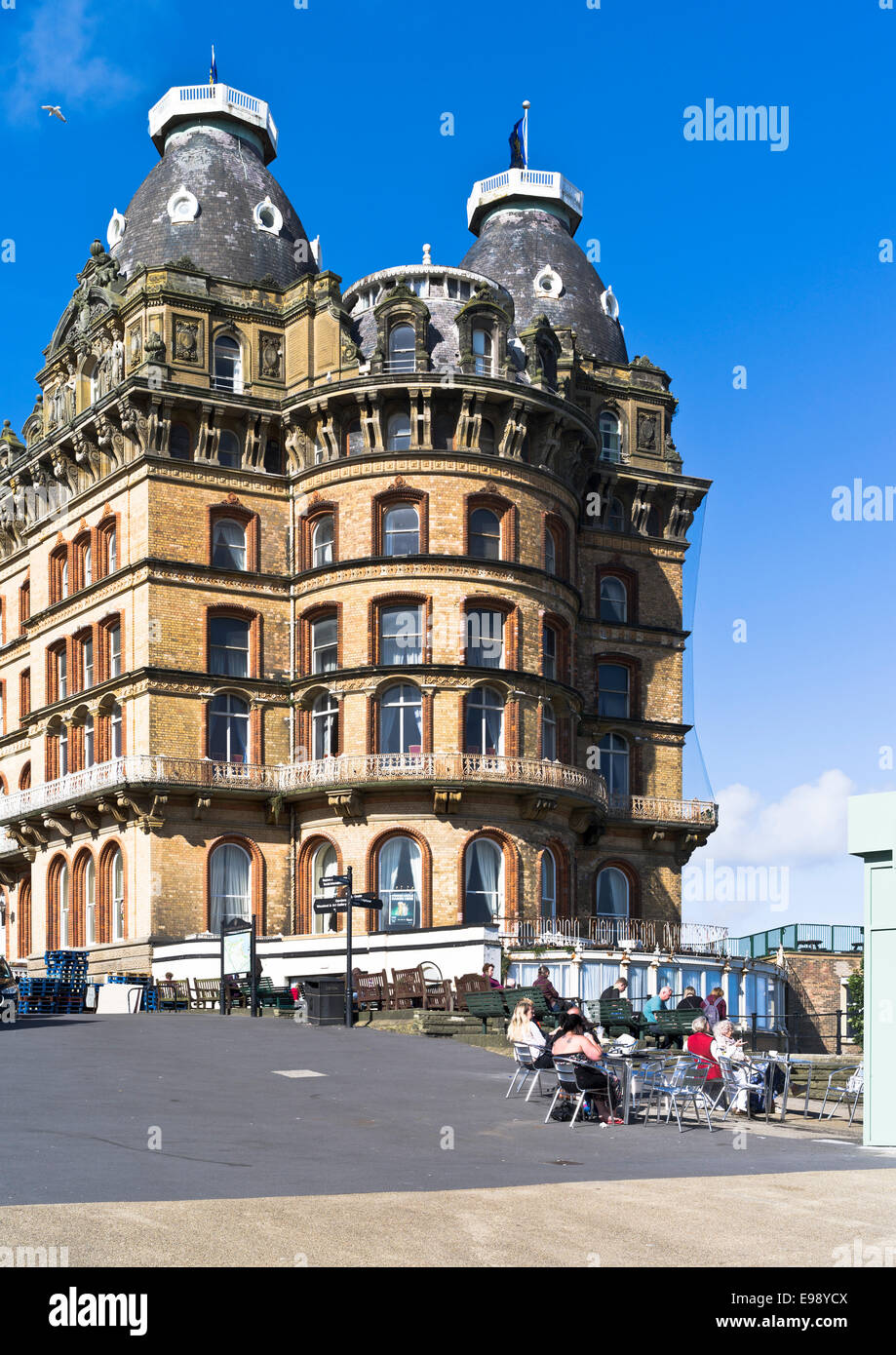 dh The Grand victorian Hotel SCARBOROUGH NORTH YORKSHIRE Resort hotels inglese persone in cafe UK Foto Stock