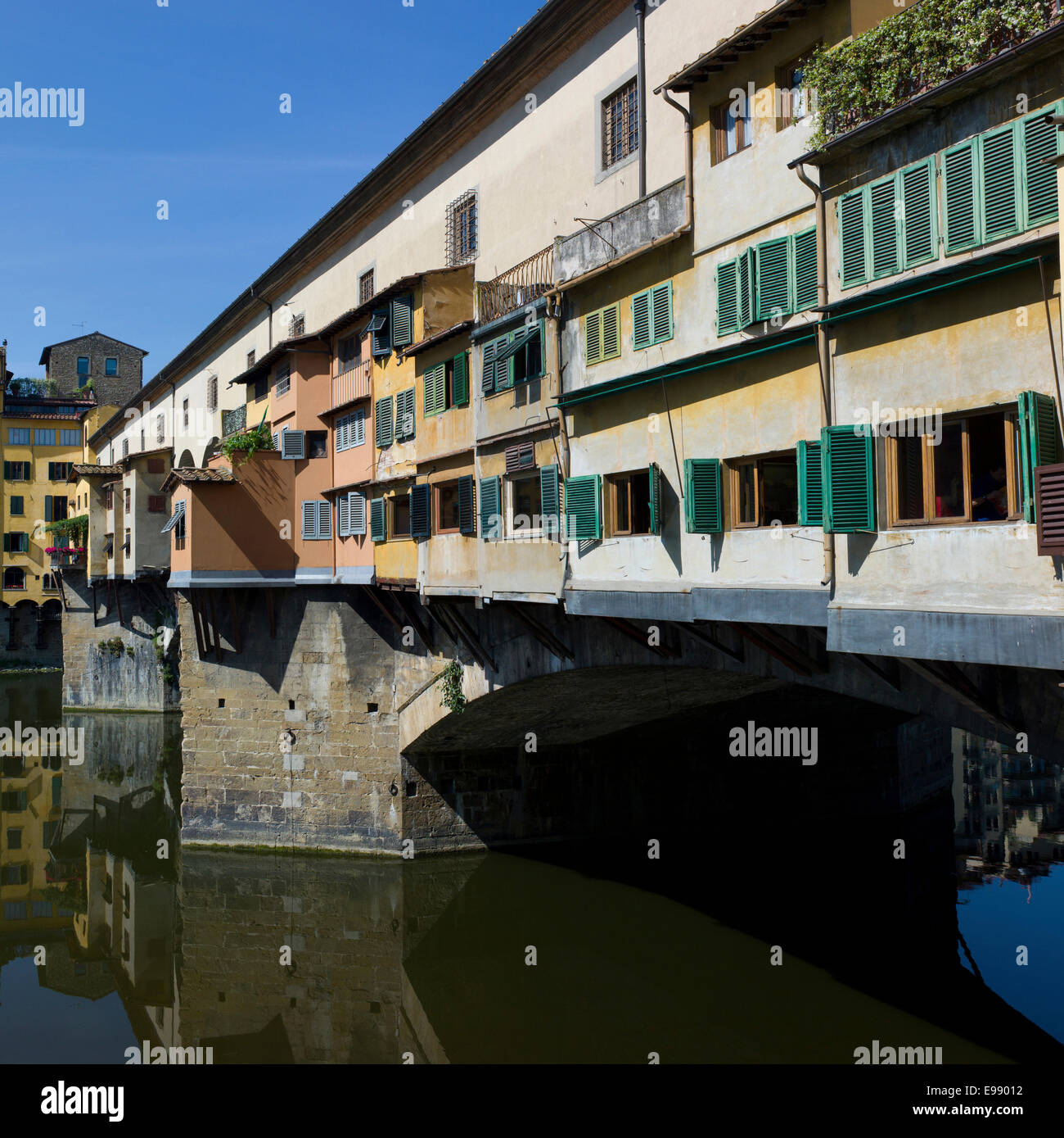 Ponte Vecchio, il fiume Arno, Firenze, Italia. Foto Stock