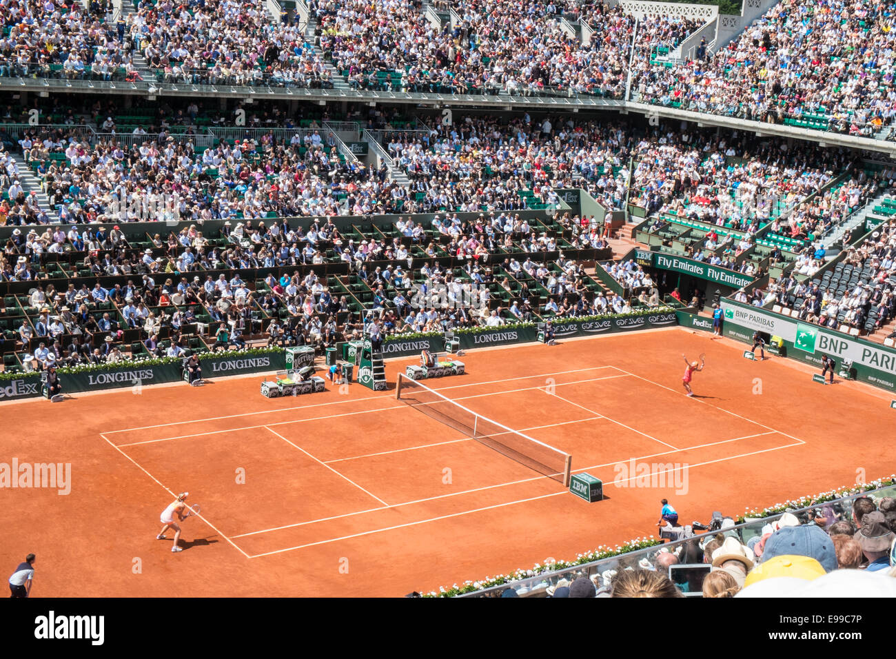 Semi partita finale femminile del torneo a corte Philippe-Chatrier da alto in gabbie a Roland Garros,aperto francese,Parigi,Francia. Foto Stock