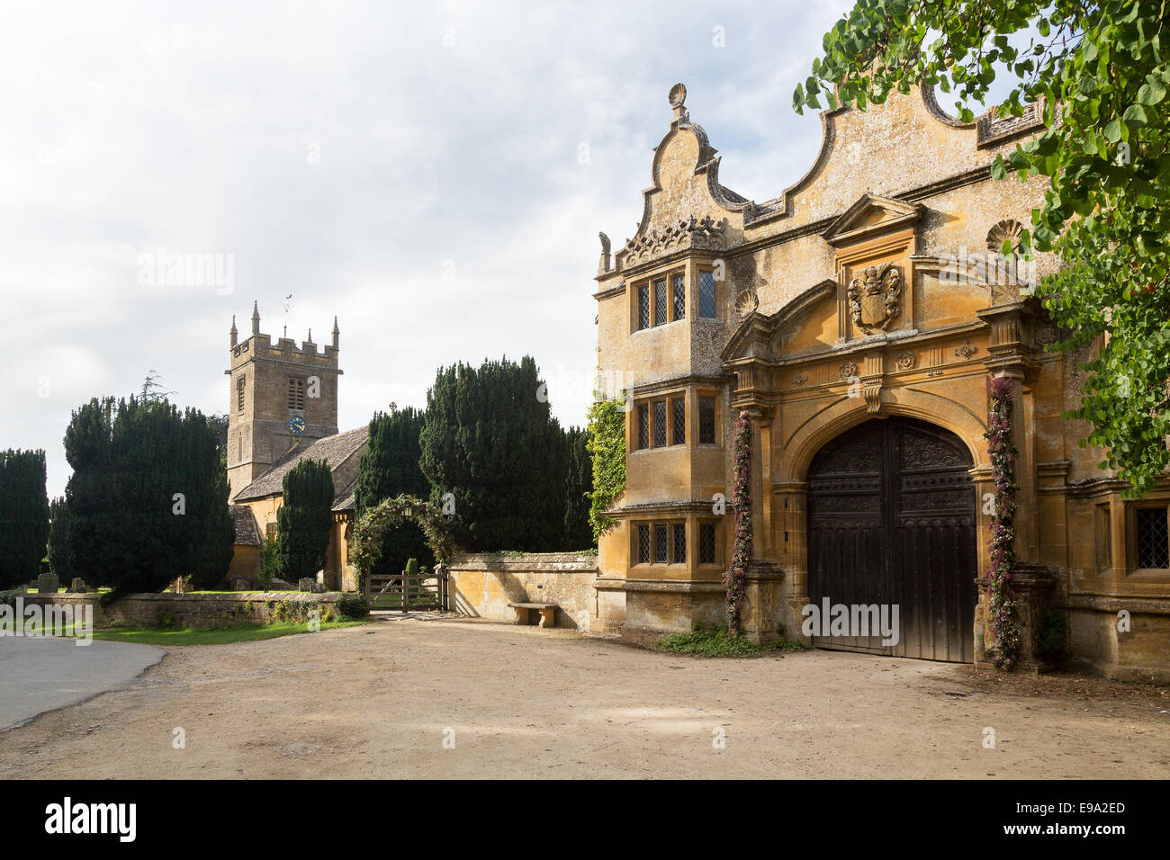 Stanway House e Chiesa di St Peters Stanton Foto Stock