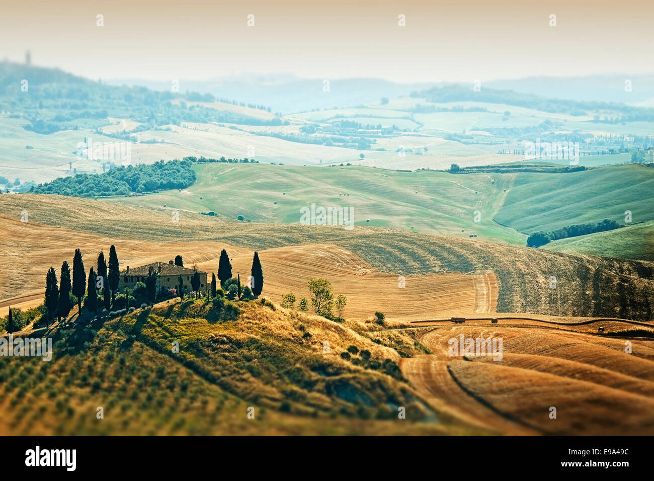 Vista panoramica del tipico paesaggio toscano Foto Stock