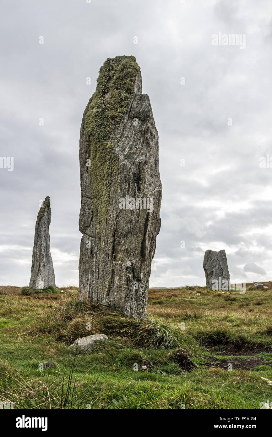In piedi pietre di Callanish 2 cerchio di pietra (Cnoc Ceann a'Ghàrraidh), isola di Lewis in Scozia UK Foto Stock