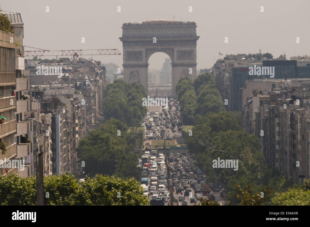 Champs Elysee con Arc de Triomphe Foto Stock