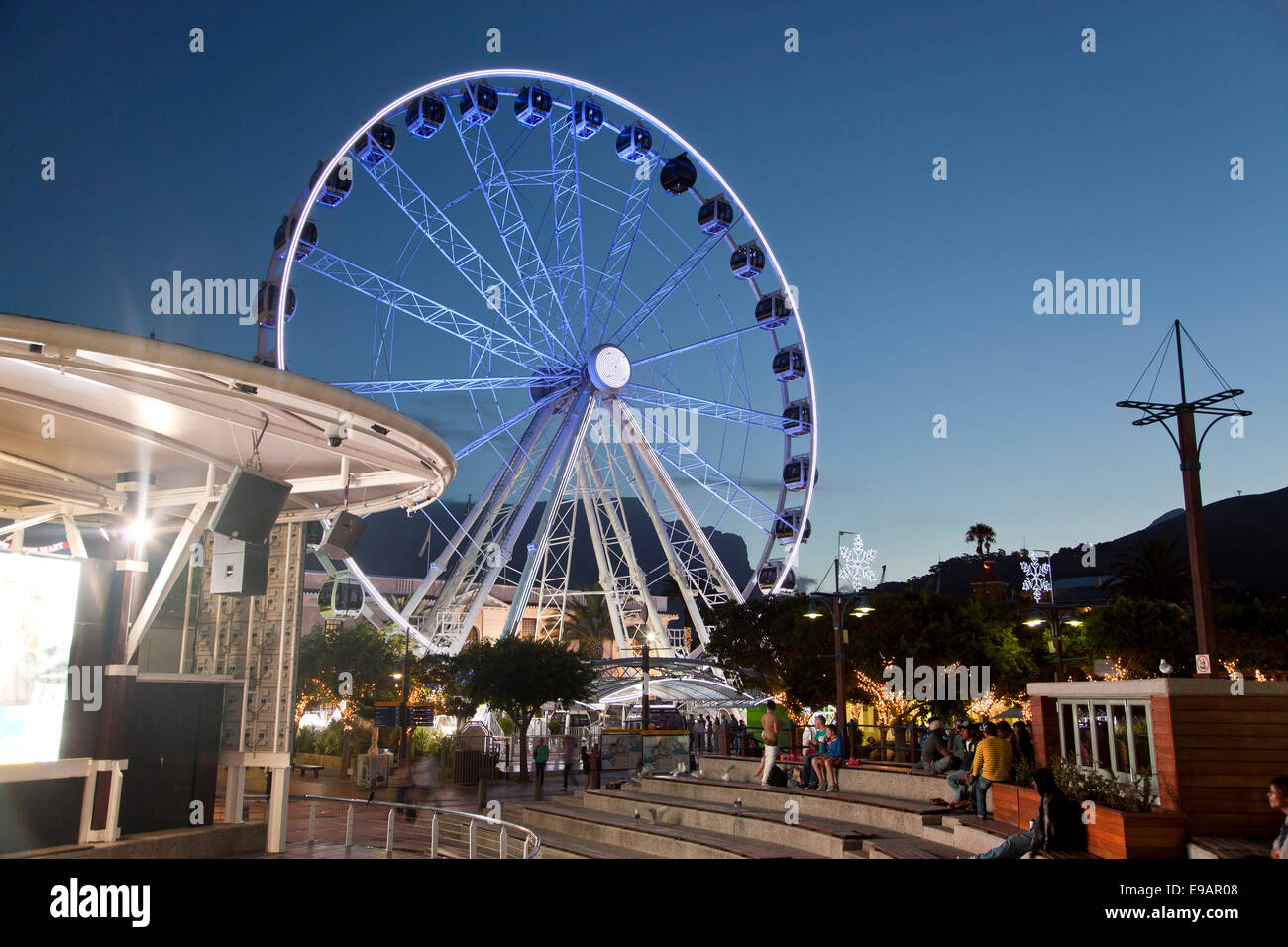 Ferries ruota di notte, Victoria & Alfred Waterfront, Città del Capo, Western Cape, Sud Africa Foto Stock